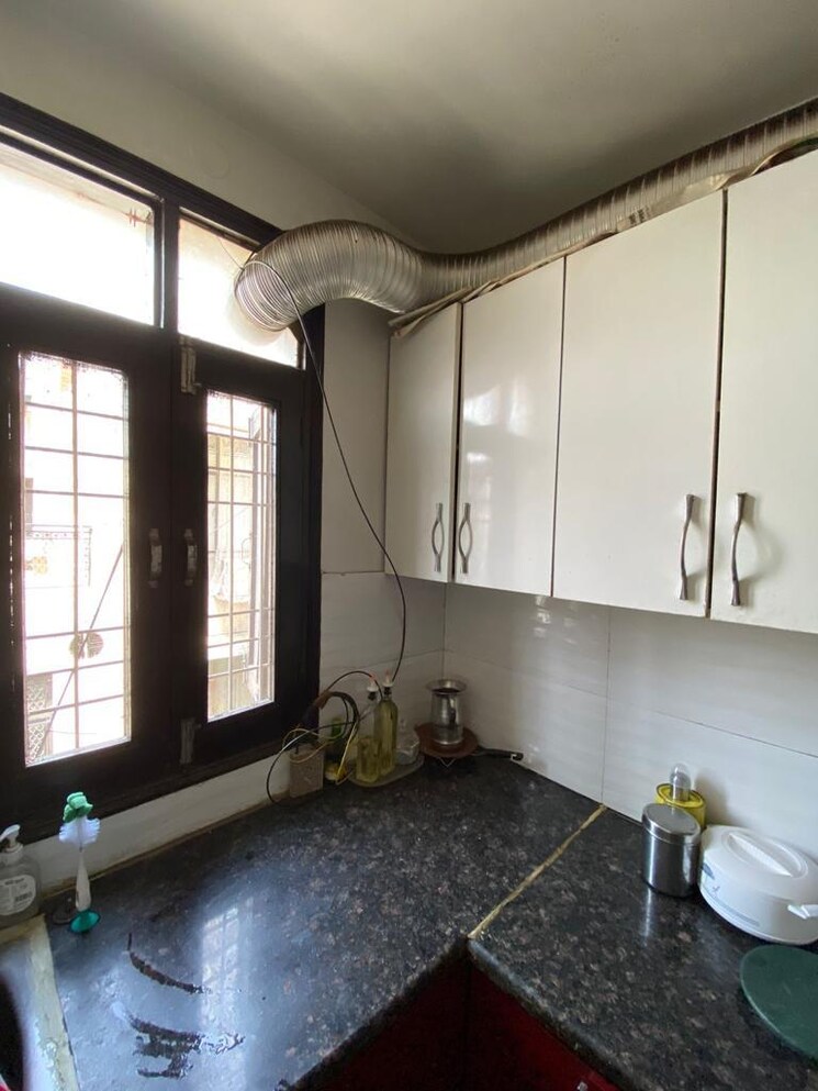 Kitchen, mayur vihar phase 1 3 Bedroom 900 Sq.Ft. Builder Floor In Mayur Vihar Phase 1 Delhi 8989297