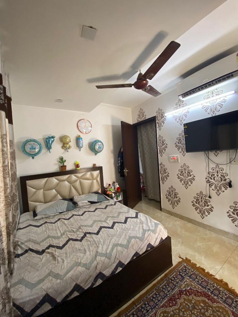 Bedroom, mayur vihar phase 1 3 Bedroom 900 Sq.Ft. Builder Floor In Mayur Vihar Phase 1 Delhi 8989297