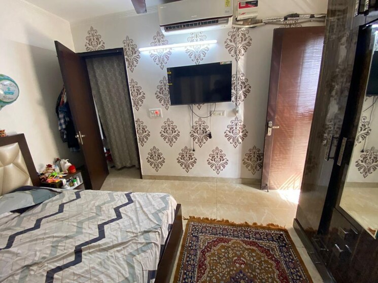 Bedroom, mayur vihar phase 1 3 Bedroom 900 Sq.Ft. Builder Floor In Mayur Vihar Phase 1 Delhi 8989297