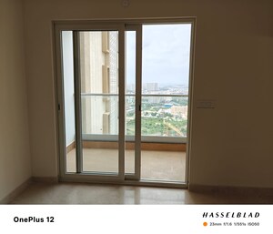 Room in 3 BHK Apartment at Hi Tech City – for Sale