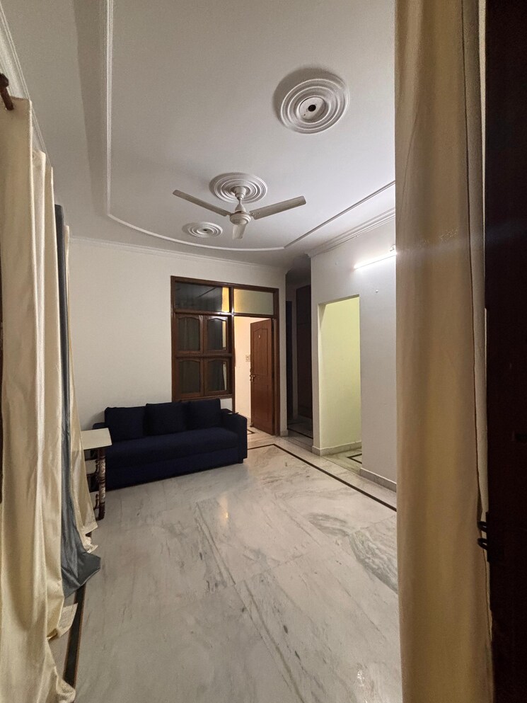 Room, dlf phase iv 1 Bedroom 600 Sq.Ft. Builder Floor In Dlf Phase iv Gurgaon 8989287