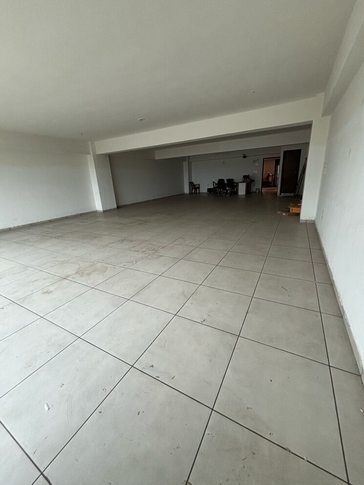 Room, science city Commercial Office Space 2400 Sq.Ft. In Science City Ahmedabad 8989338