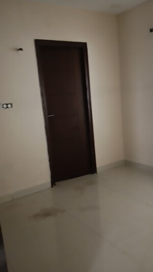 Room in 3 BHK Apartment at Khajaguda – for Sale