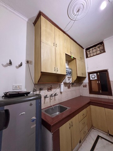 Kitchen in 1 BHK Builder Floor at Dlf Phase iv – for Rent