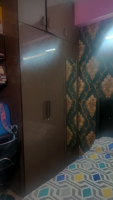 Furnished Amenities in 2 BHK Apartment at Signature Global Synera, Sector 81 – for Rent