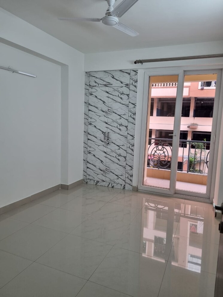 Room, pacific-hills 3.5 Bedroom 2000 Sq.Ft. Apartment In Kishanpur Dehradun 8989376