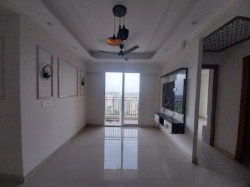 Room in 2.5 BHK Apartment at Signature Global Golf Greens, Sector 79 – for Rent