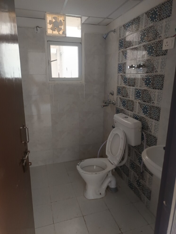 Bathroom, signature-global-proxima 2 Bedroom 674 Sq.Ft. Apartment In Sector 89 Gurgaon 8989459