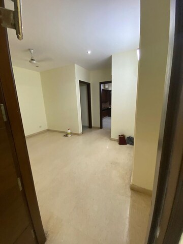 Room in 3 BHK Builder Floor at Sushant Lok I – for Rent