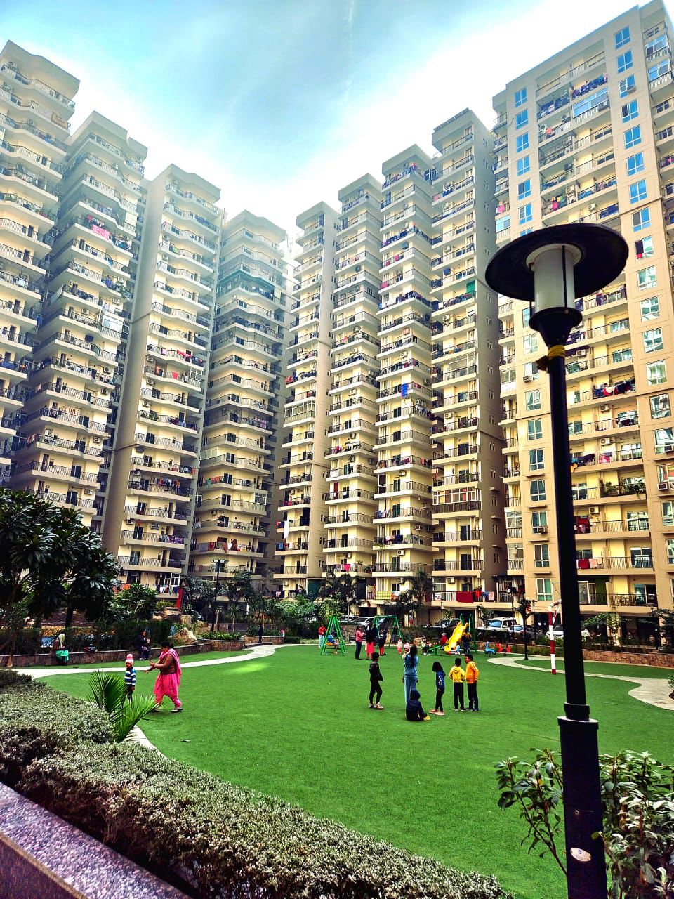 4 BHK + Servant Room Apartment For Sale in Windsor Paradise 2