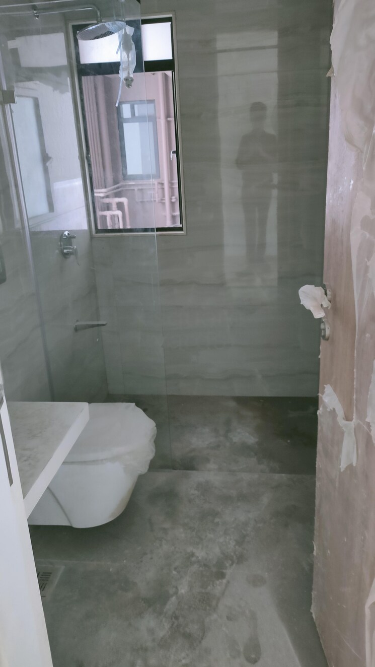 Bathroom, dosti-eastern-bay 2 Bedroom 752 Sq.Ft. Apartment In Wadala Mumbai 8989515