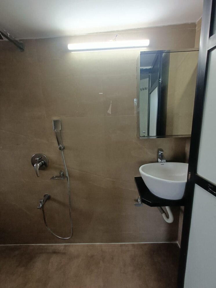 Bathroom, thane west Pg For Girls In Thane West 8989567
