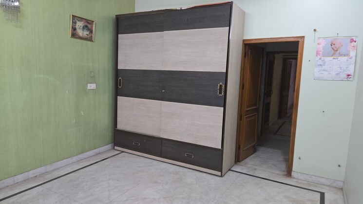 Room, sector 12 panchkula 6+ Bedroom 350 Sq.Yd. Independent House In Sector 12 Panchkula Panchkula 8989804
