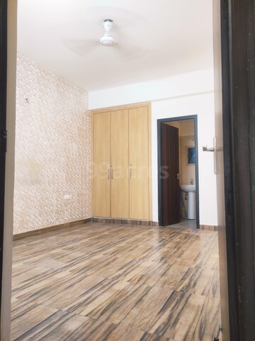 Room in 3 BHK Apartment at Hawelia Valencia Homes, Sector 1 Greater Noida – for Sale