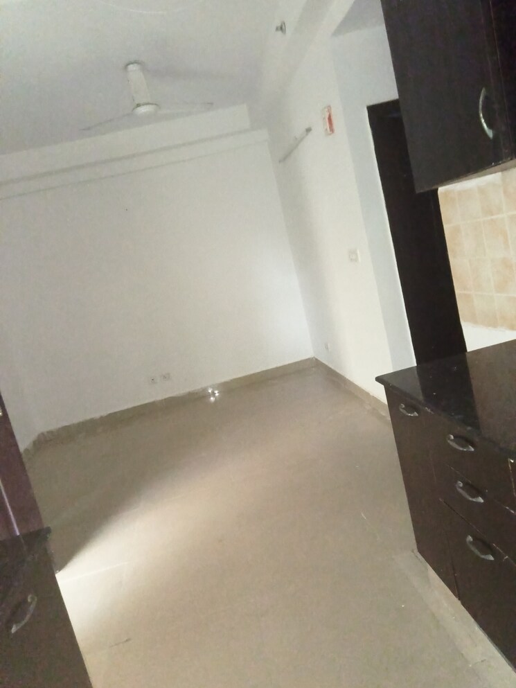 Team Area, futec-gateway 4 Bedroom 2525 Sq.Ft. Apartment In Sector 75 Noida 8989885