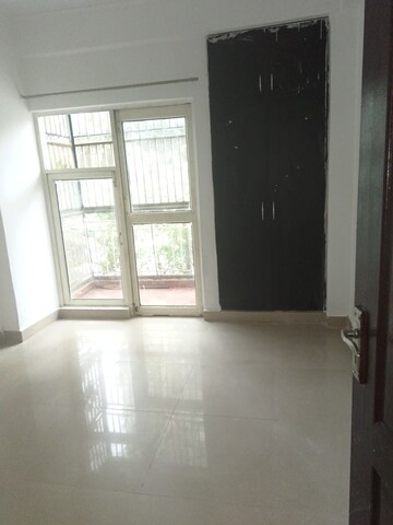 Room in 4 BHK Apartment at Futec Gateway, Sector 75 – for Sale