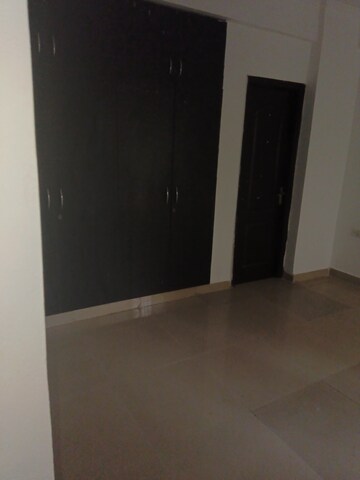 Room in 4 BHK Apartment at Futec Gateway, Sector 75 – for Sale