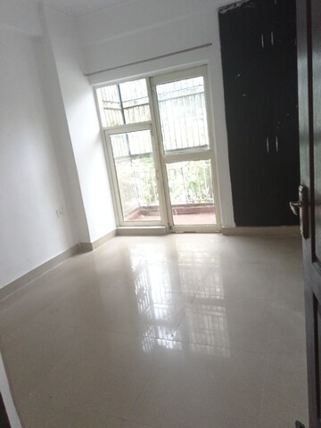 Room in 4 BHK Apartment at Futec Gateway, Sector 75 – for Sale