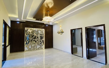 6 BHK Independent House For Sale in Sector 17