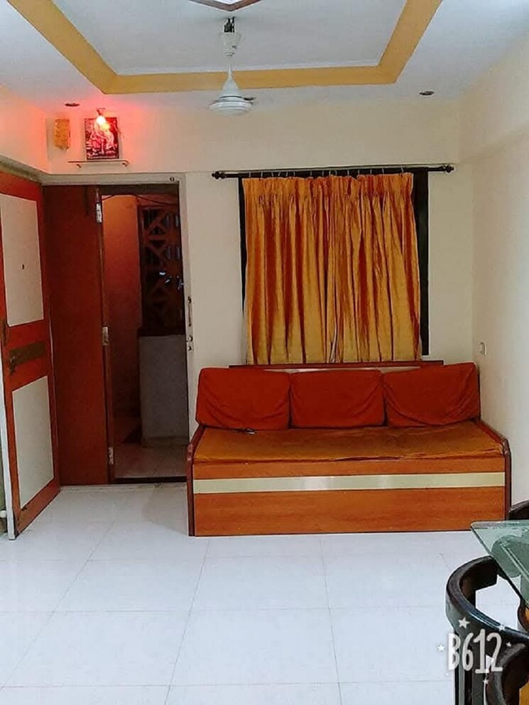 Living Room, bandra west 1 RK 250 Sq.Ft. Apartment In Bandra West Mumbai 8989893
