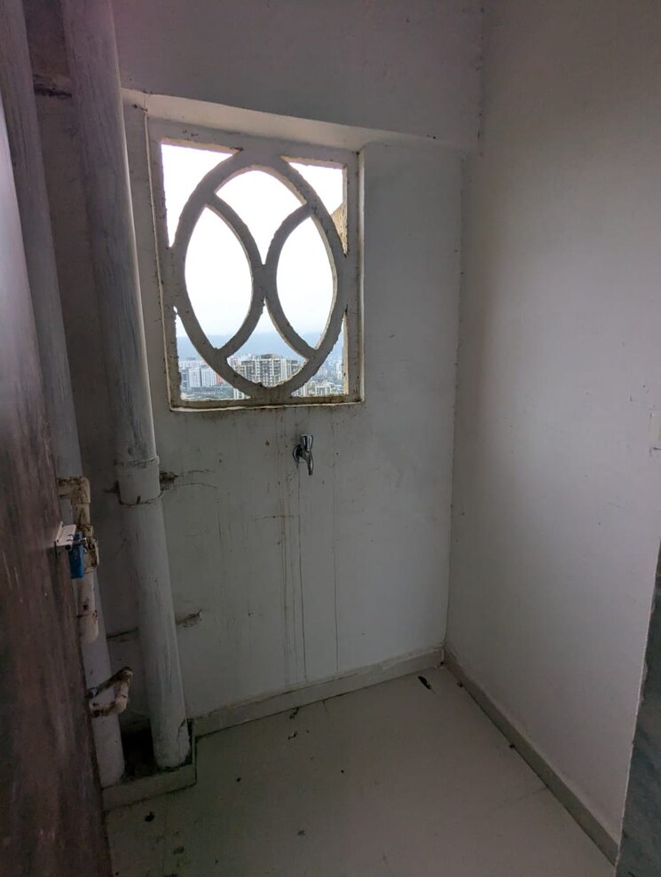 Bathroom, bhaskar colony 2 Bedroom 764 Sq.Ft. Apartment In Bhaskar Colony Thane 8989913