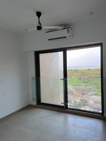 Room in 2 BHK Apartment at Kanakia Silicon Valley, Powai – for Sale