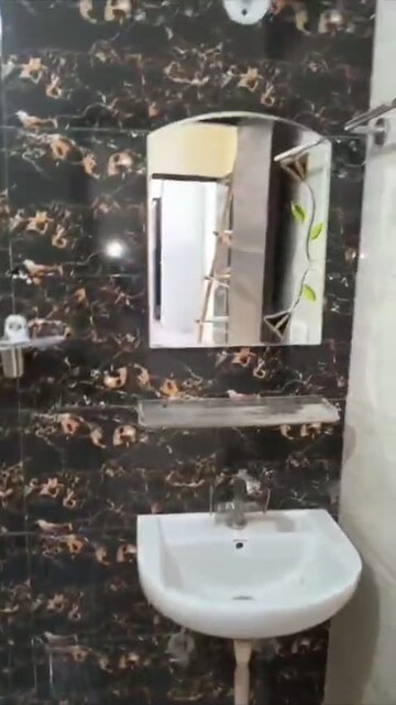 Furnished Amenities in 2 BHK Builder Floor at Vaishali Sector 5 – for Sale