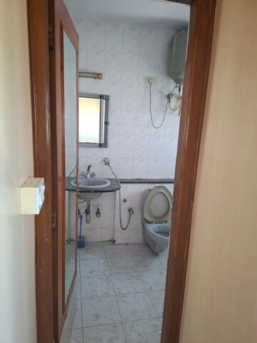 Bathroom in 4 BHK Apartment at Jp Nagar Phase 1 – for Sale