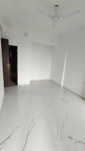 Room in 1 BHK Apartment at Mansarovar Pearl Gardens, Vasai West – for Rent