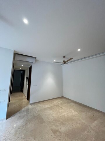 Room in 4 BHK Apartment at Kanakia Silicon Valley, Powai – for Rent