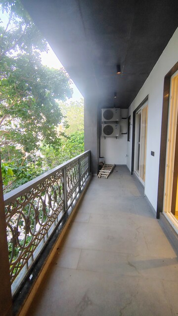 Balcony in 3.5 BHK Builder Floor at DLF Atria, Dlf Phase ii – for Rent