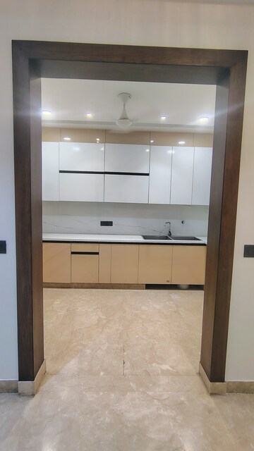 Kitchen in 3.5 BHK Builder Floor at DLF Atria, Dlf Phase ii – for Rent