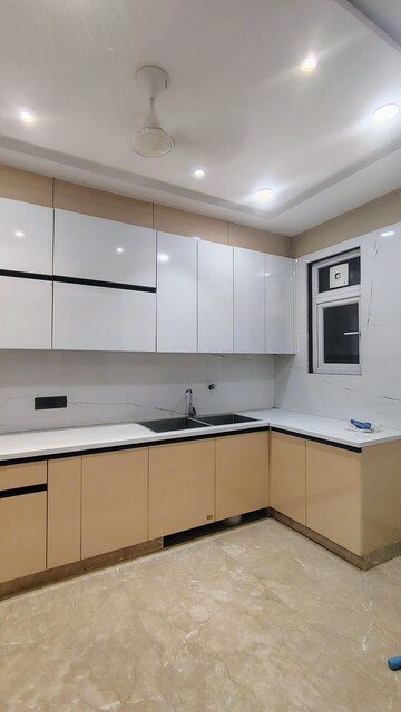 Kitchen in 3.5 BHK Builder Floor at DLF Atria, Dlf Phase ii – for Rent