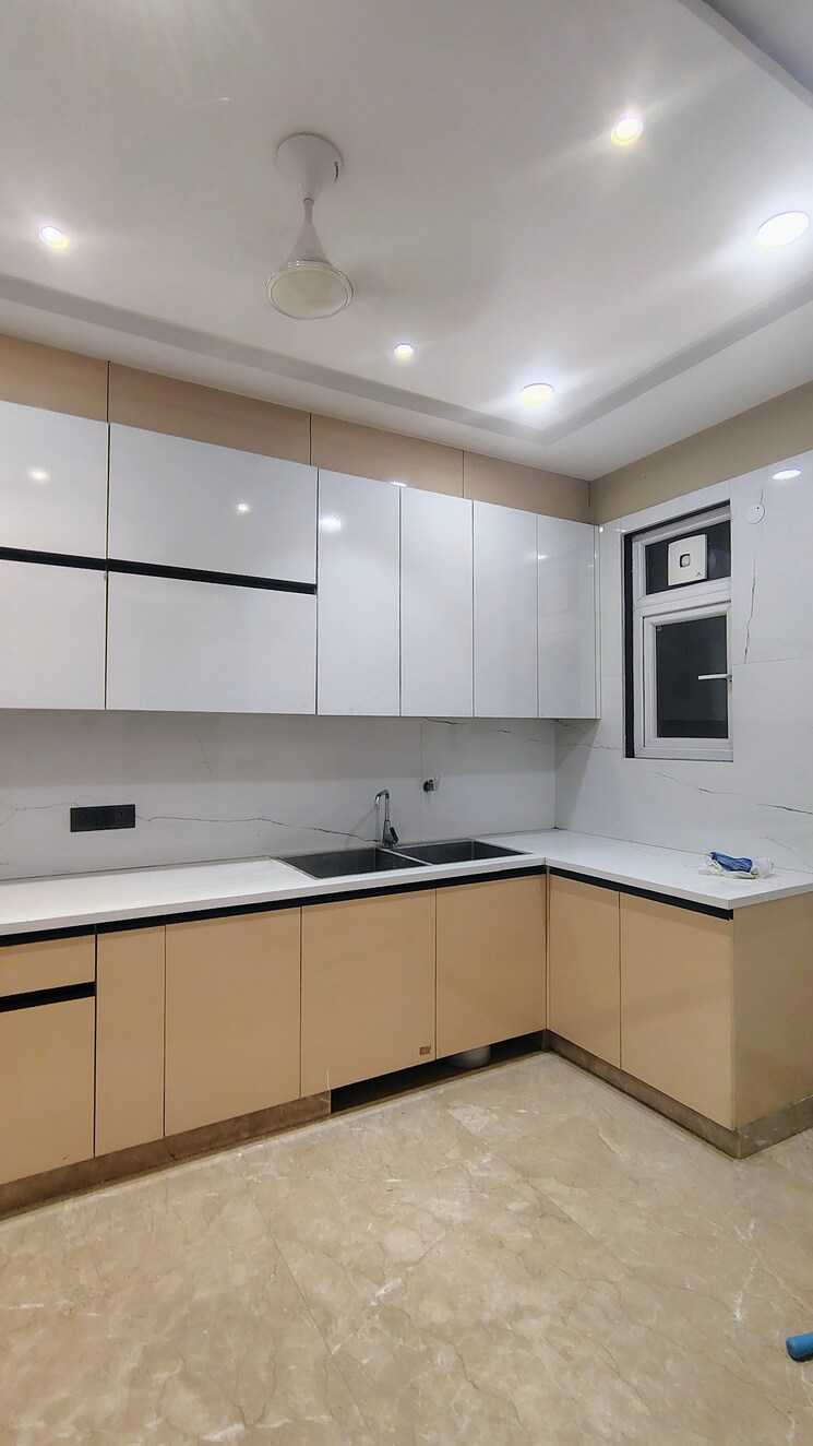 Kitchen, dlf-atria 3.5 Bedroom 2200 Sq.Ft. Builder Floor In Dlf Phase ii Gurgaon 8990251