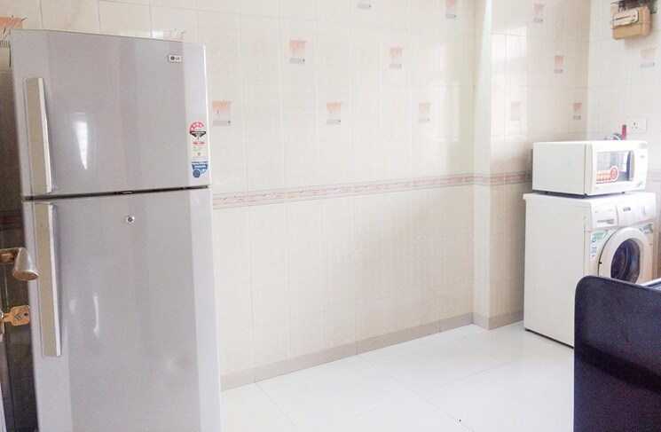 Bathroom, andheri east Pg For Boys In Andheri East 8990230