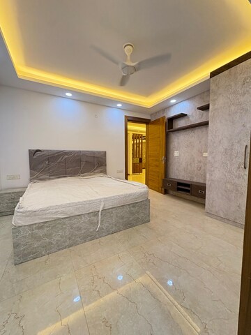 Bedroom in 3 BHK Builder Floor at Super Mart 1, Sector 27 – for Rent
