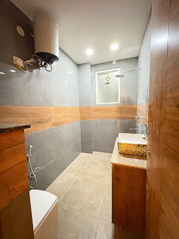 Kitchen in 3 BHK Builder Floor at Super Mart 1, Sector 27 – for Rent