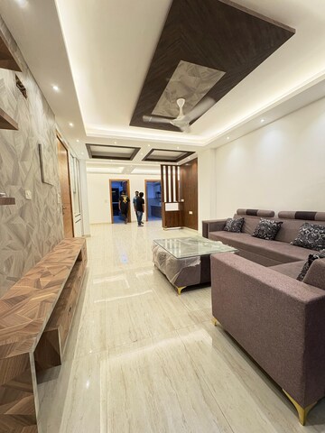 Kitchen in 3 BHK Builder Floor at Super Mart 1, Sector 27 – for Rent