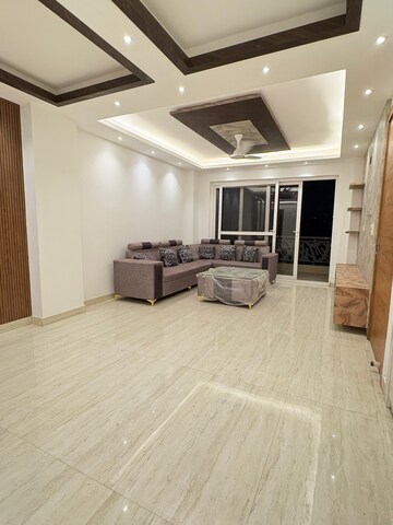 Parking in 3 BHK Builder Floor at Super Mart 1, Sector 27 – for Rent
