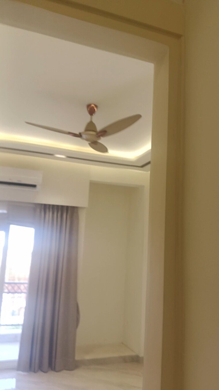 Room, sector 84 4 Bedroom 325 Sq.Yd. Builder Floor In Sector 84 Faridabad 8990287