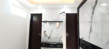 Furnished Amenities in 3 BHK Apartment at Shalimar Bagh – for Sale