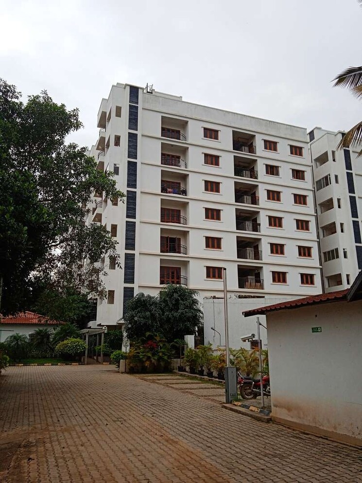 Listing Cover Image