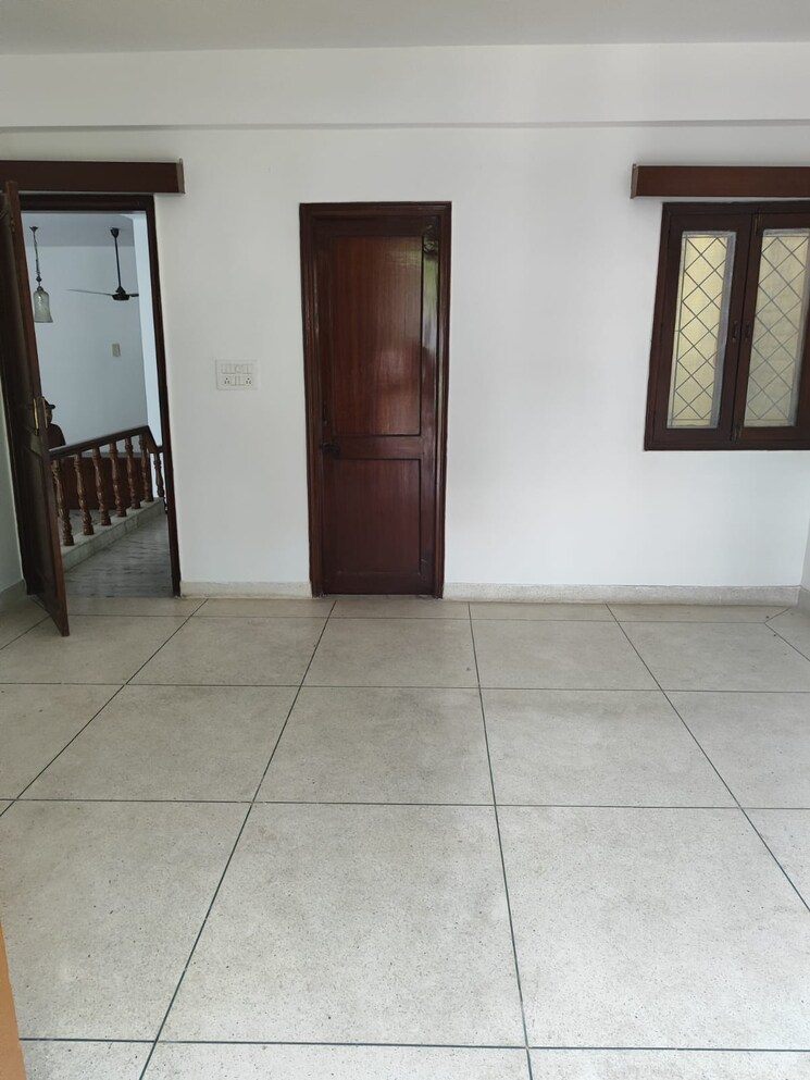 Room, rwa-apartments 3.5 Bedroom 1850 Sq.Ft. Independent House In Sector 31 Noida 8990391