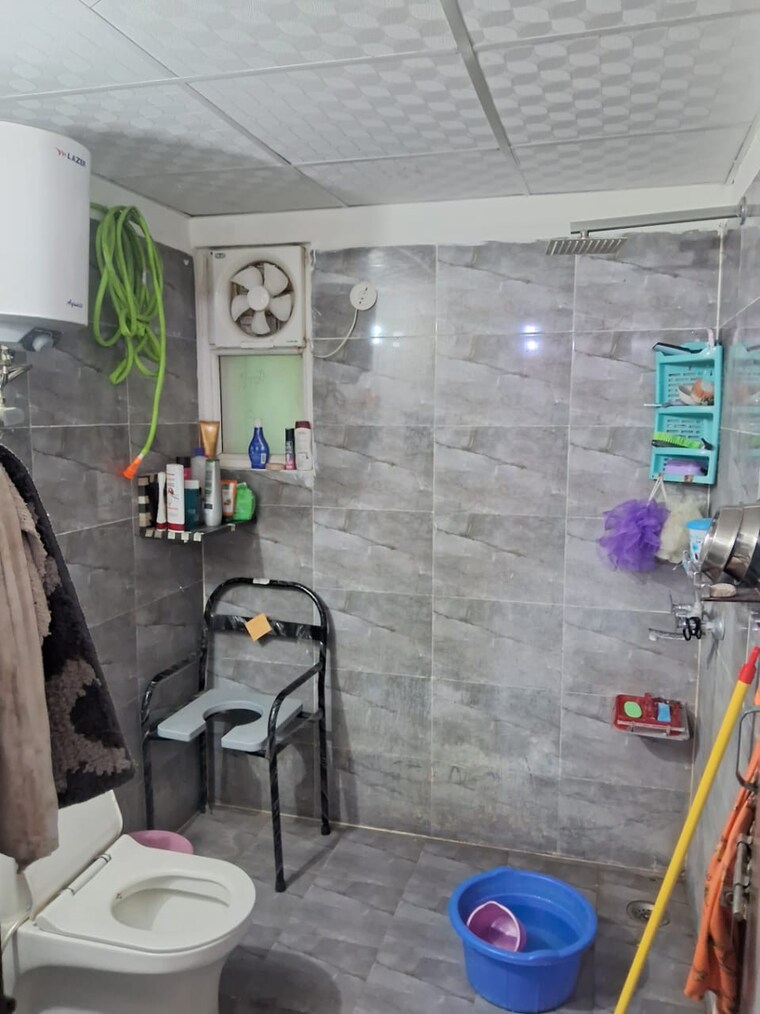 Bathroom, migsun-roof 1.5 Bedroom 600 Sq.Ft. Apartment In Raj Nagar Extension Ghaziabad 8990383