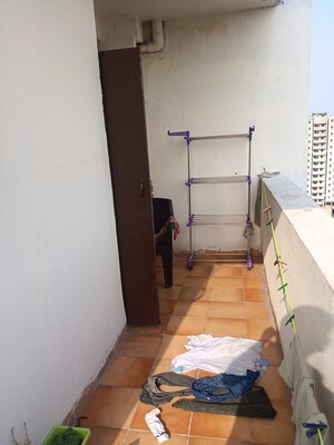 Team Area in 2 BHK Apartment at Amolik Heights, Sector 88 – for Sale