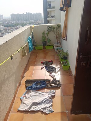 Team Area in 2 BHK Apartment at Amolik Heights, Sector 88 – for Sale