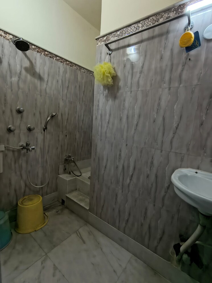 Bathroom, sakher bazar 2 Bedroom 795 Sq.Ft. Builder Floor In Sakher Bazar Kolkata 8989161