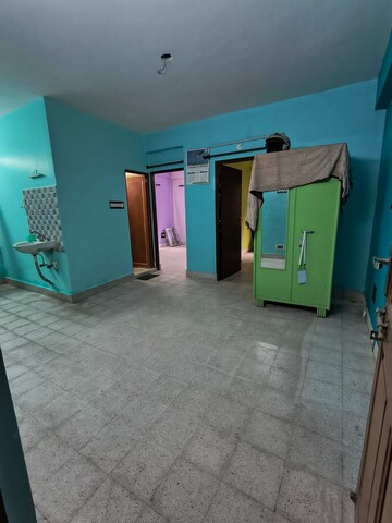 Room in 2 BHK Builder Floor at Sakher Bazar – for Sale