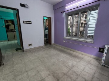 Room in 2 BHK Builder Floor at Sakher Bazar – for Sale