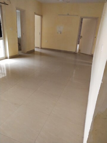 Room in 2 BHK Apartment at Mapsko Paradise, Sector 83 – for Rent